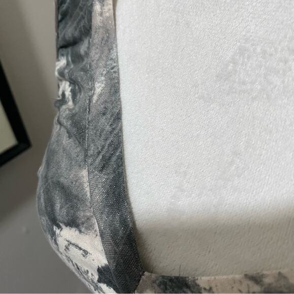 Apanage Grey and White Ruched 3/4 Sleeve Top Size 14 V-Neck Studded Tee - Picture 4 of 10